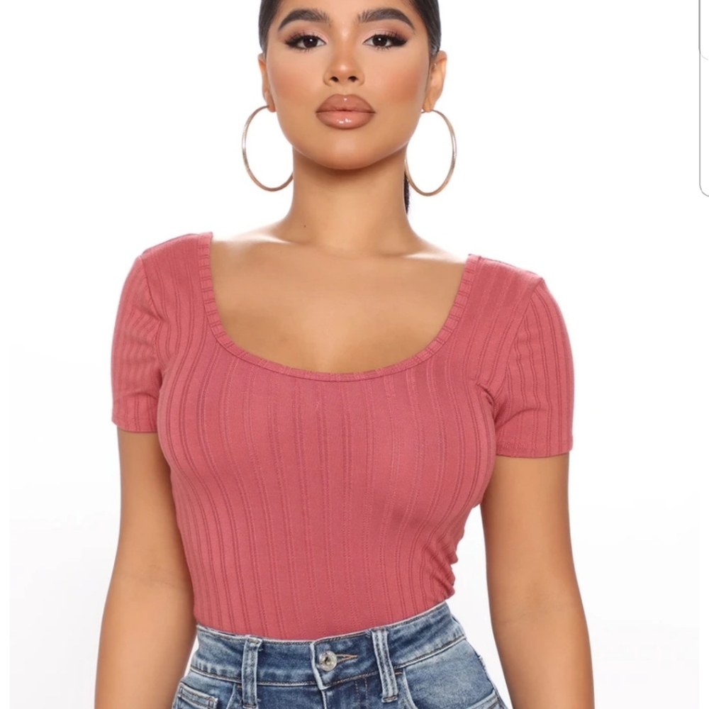 Fashion nova crop top